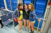 subway-commuters-get-into-the-spirit-of-no-pants-day-640-80.jpg