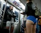 subway-commuters-get-into-the-spirit-of-no-pants-day-640-88.jpg