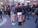 subway-commuters-get-into-the-spirit-of-no-pants-day-640-89.jpg