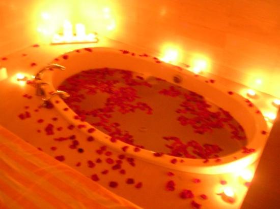 romantic-bath-with-rose.jpg