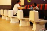 new-toilet-restaurant-opened-in-china-10-thumb.jpg