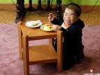 world-shortest-man-05-thumb.jpg