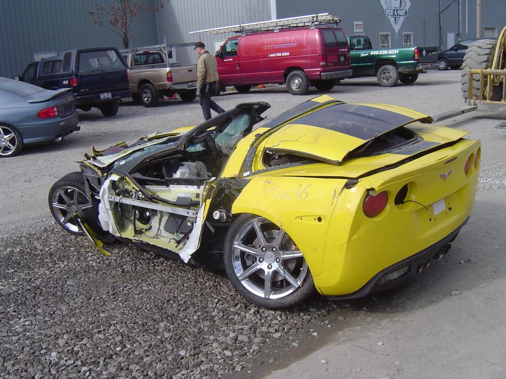 zhz-corvette-crash-1.jpg