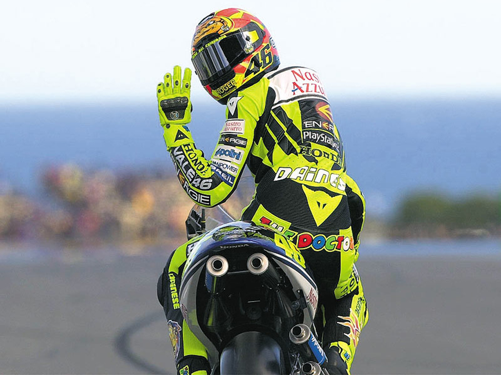 wallpaper-moto-bike-y-valentino-rossi.jpg