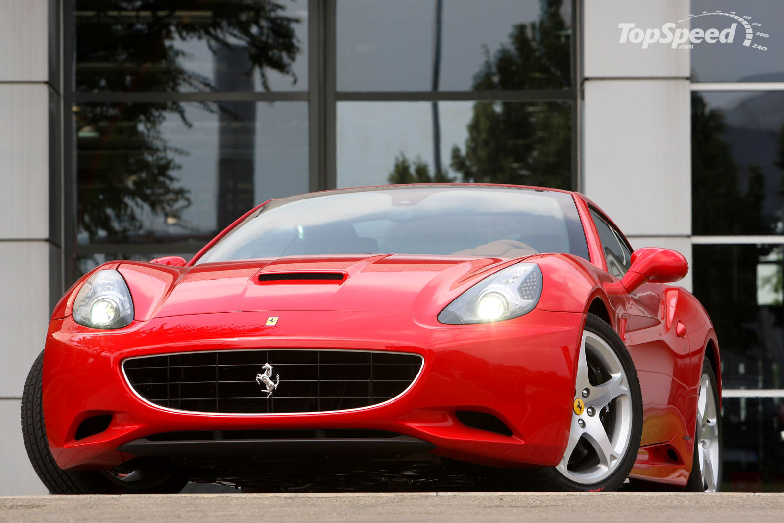 2009-ferrari-california-16-1600x0w.jpg