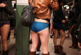 subway-commuters-get-into-the-spirit-of-no-pants-day-640-76.jpg