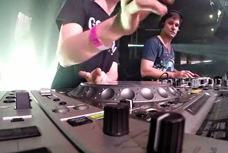dj.jpg