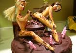 29-barbie-shit-cake.jpg