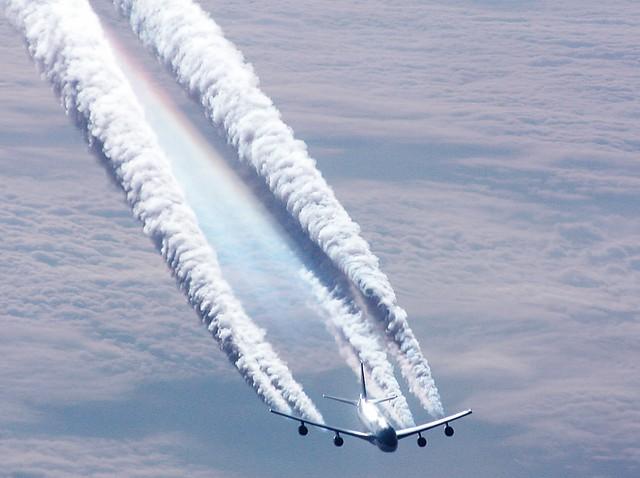 contrails.jpg