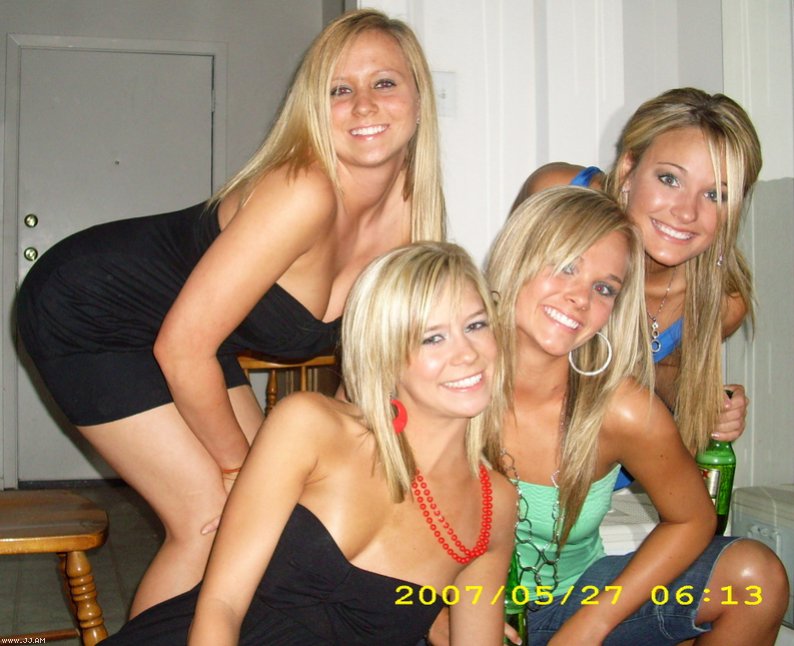 four-blondes019.jpg