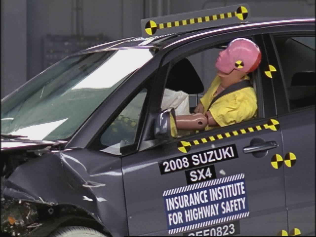 suzuki-sx4-crash-test-iihs-8.jpg