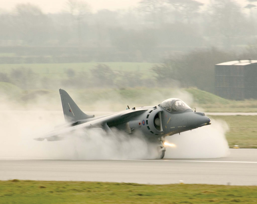 air-harrier-gr9-runway-lg.jpg